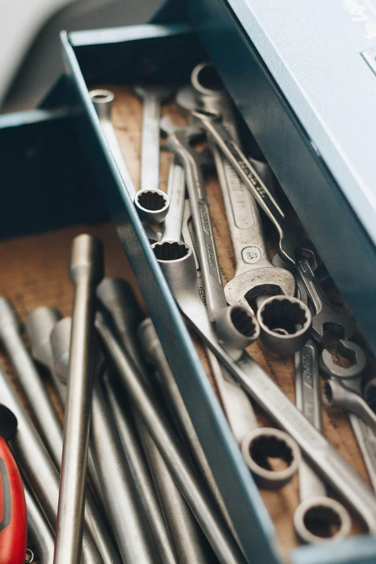 A tray of combination wrenches